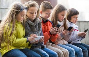 kids and the use of smartphones